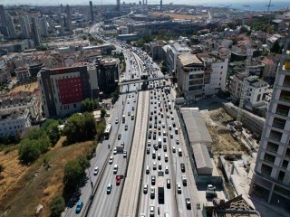 Beylikdüzü - Avcılar arası trafik çilesi: 9 kilometrelik yol 1 saat 15 dakikaya çıktı