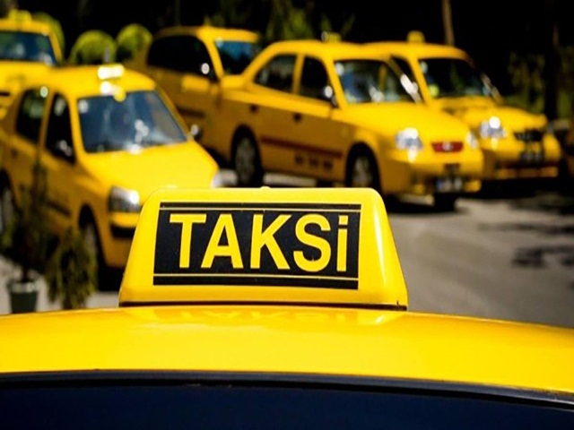 İstanbul'da Bir Yasakta Taksilere Geldi