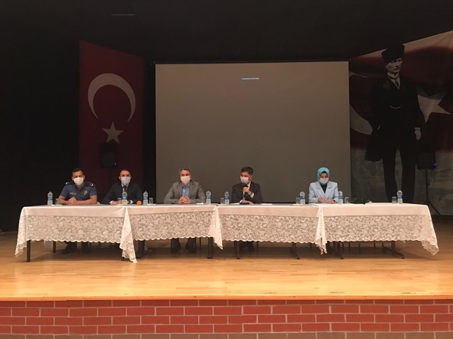 Esenyurt Kaymakamı Vural Karagül'ün Başkanlığında Kovid-19 toplantısı yapıldı