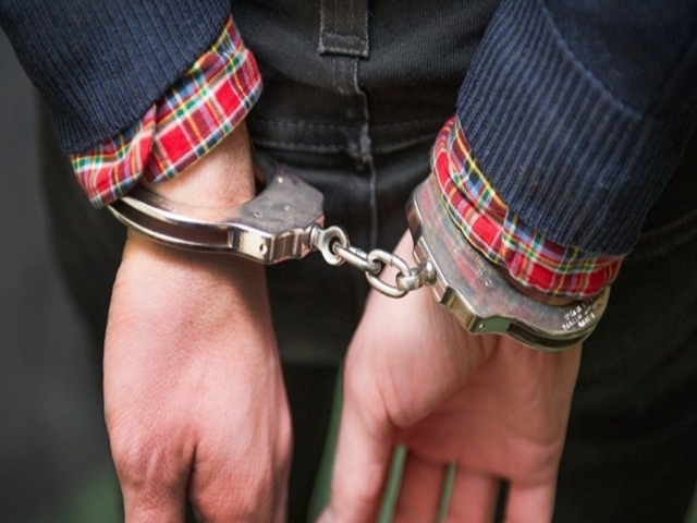 Esenyurt'ta 6 polis memuru tutuklandı! Araca sahte para ve uyuşturucu koymuşlar