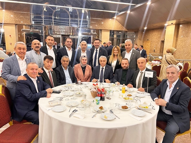 AK Parti İstanbul İl Başkanlığı, Muhtarları Haliç'te ağırladı