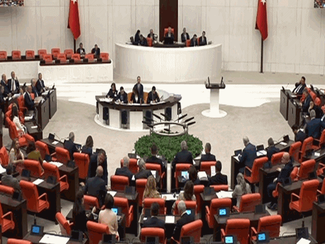 CHP Genel Başkanı Özgür Özel dahil 11 vekil için fezlekeler Meclis'te!