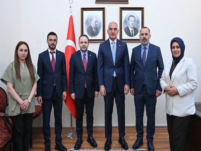 AK Parti Ardahan Heyetinden Bakan Ersoy’a Ziyaret