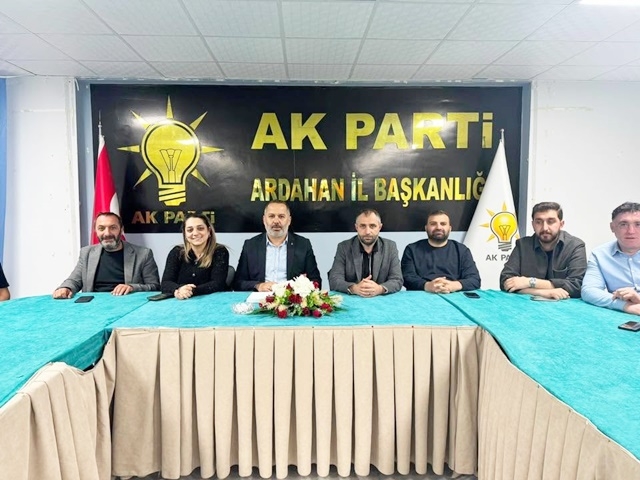 AK Parti Ardahan'da Teşkilat Çalışmaları Masaya Yatırıldı