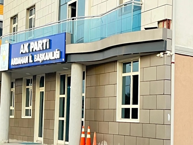 AK Parti Ardahan’da Belirsizlik sürüyor: Yeni İl Başkanı Ne zaman Atanacak?
