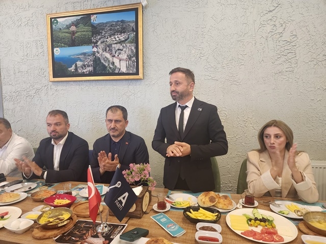 Anahtar Parti Esenyurt’ta Sahaya İndi: Gündem Vatandaşın Sorunları