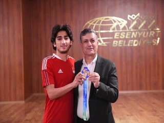 Esenyurtlu Uğurcan Özer, Dünya Kupası’na giden ilk madalyayı kazandı