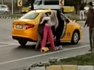 Esenyurt'ta taksi şoförü kadın müşterisini darp etti!