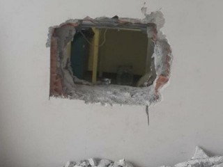 Banka soymak için duvarı deldi
