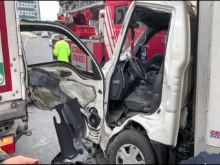 Esenyurt'ta maddi hasarlı trafik kazası