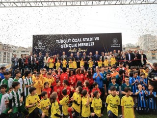 Gençlik ve Spor Bakanı Bak, Esenyurt’ta Turgut Özal Stadının açılışına katıldı