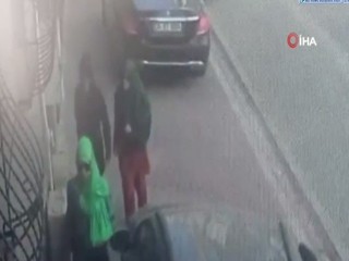 Esenyurt'ta kadın hırsızlık çetesi kamerada