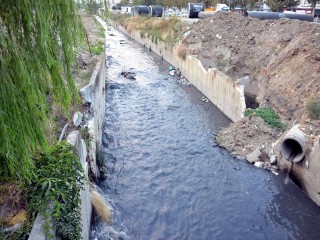 1 milyon nüfuslu Esenyurt'ta çevre felaketi! Haramidere kızıla büründü
