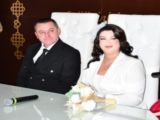 Ess Biyosidal Yönetim Kurulu Başkanı Erkan Sanatsever hayatını Buse Arslan birleştirdi