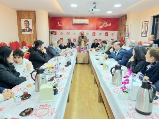 Başkan Kemal Aygün iftar sofrasına Esenyurtlu Muhtarları misafir etti