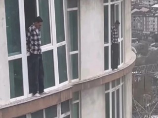 Esenyurt'ta tüyler ürperten an! Kendini aşağı bırakarak canına kıydı