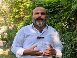 Parkın içinde kamelya, otopark ve tavuk kümesi! Esenyurt’ta tartışma yaratan görüntü