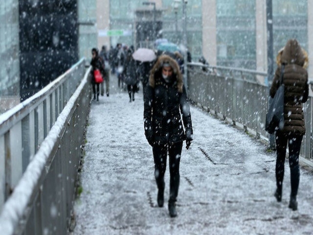 İstanbul'da dondurucu soğuk kapıda