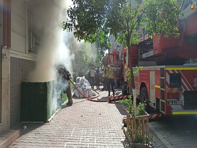 Esenyurt'ta mahalleliyi şoke eden olay! Kendi evini yaktı arkasına bile bakmadan gitti…