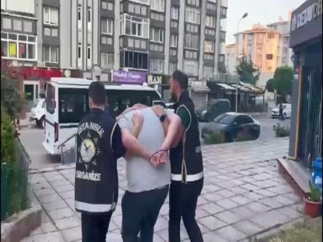 Esenyurt'ta site yönetimlerini ele geçiren şebekeye 4'üncü operasyon: 22 gözaltı