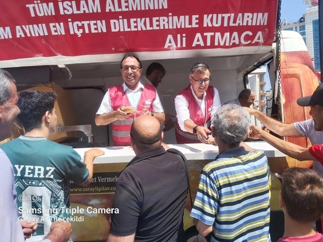 DP Esenyurt İlçe Başkanlığı vatandaşlara aşure ikram etti