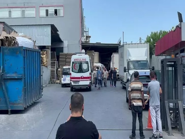 Esenyurt'ta baskı makinesine sıkışan işçi öldü