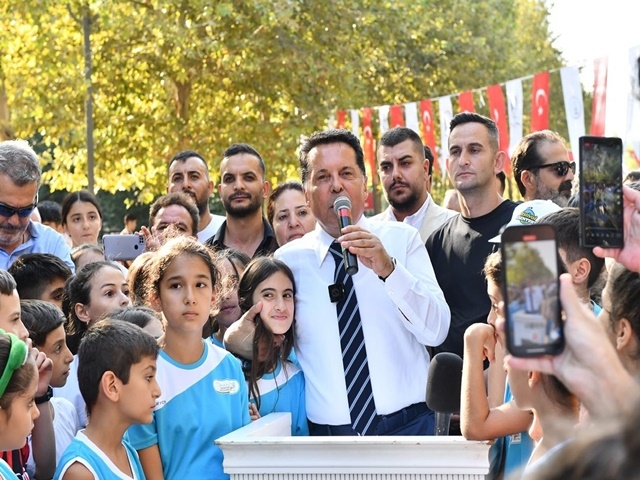 Esenyurt’ta düzenlenen Gençlik Festivaline yoğun ilgi