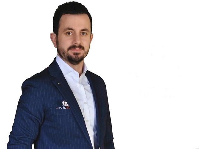 Örnek Mahallesi'nin Genç Muhtarı görevine hızlı başladı