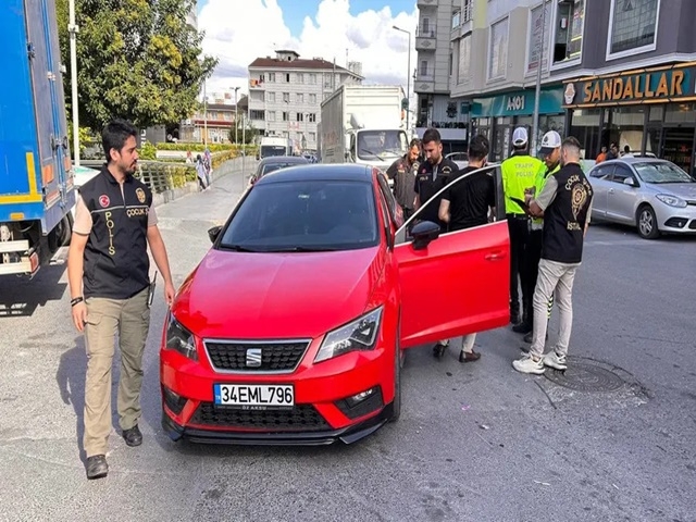 Esenyurt Polisi iş başında: Ekiplerden okul çevresinde denetim