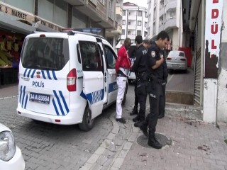 Polis’ten Kaçamayınca Aracın Altına Saklandı!