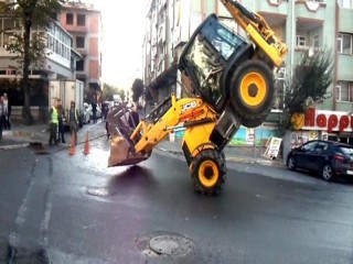 Kepçe üzerinde akrobatik hareketler