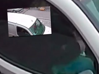 Esenyurt’ta gündüz vakti uyuşturucu ticareti! Güvenlik kamerasına anbean yansıdı