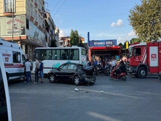 Esenyurt’ta freni patlayan servis minibüsü dehşet saçtı