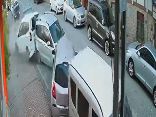 Esenyurt’ta 7 Araca Çarpan Sürücü Olay Yerinden Kaçtı