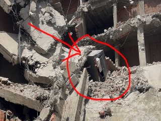 Esenyurt’ta akılalmaz tanıtım! Deprem kabini üreticisi reklam için canını hiçe saydı