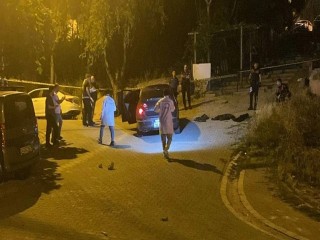 Esenyurt'ta Tekel Bayisine Uzun namlulu Silahlarla Saldırı